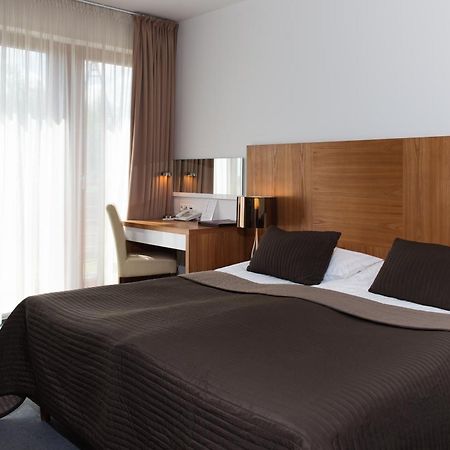 Bazuny Hotel&Spa コシチェジナ エクステリア 写真
