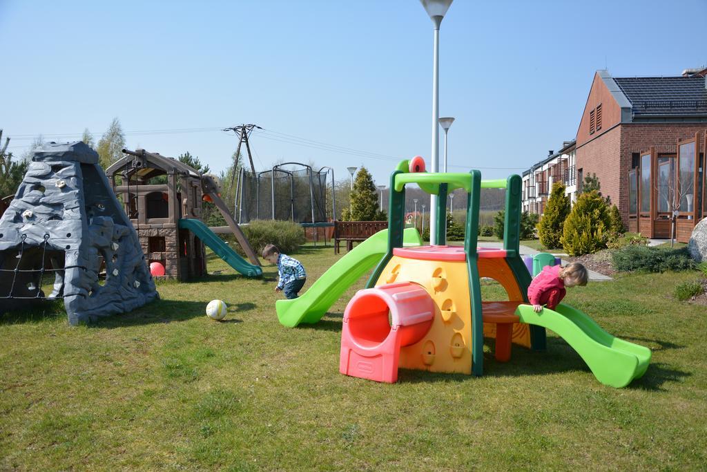 Bazuny Hotel&Spa コシチェジナ エクステリア 写真
