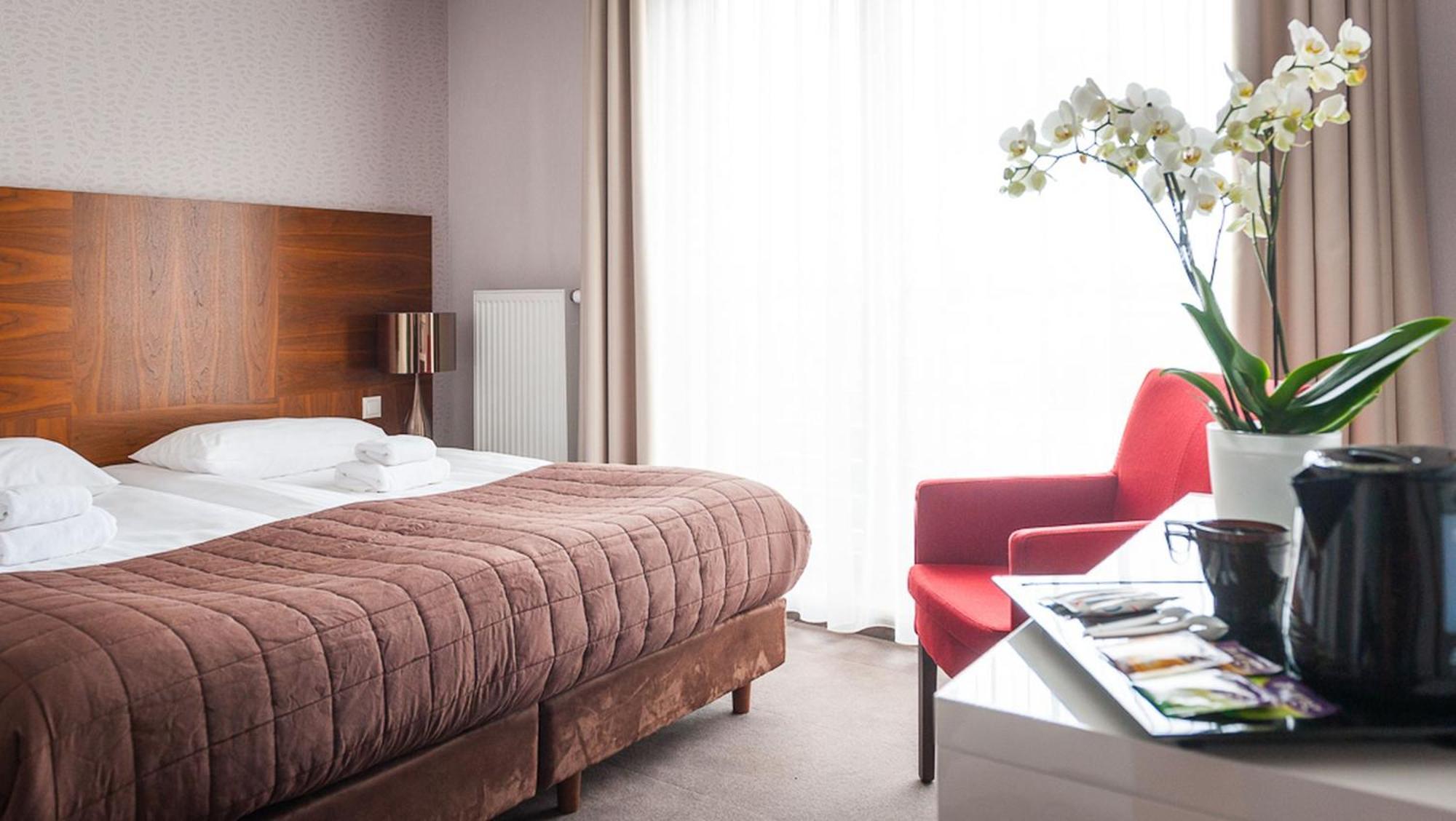 Bazuny Hotel&Spa コシチェジナ エクステリア 写真