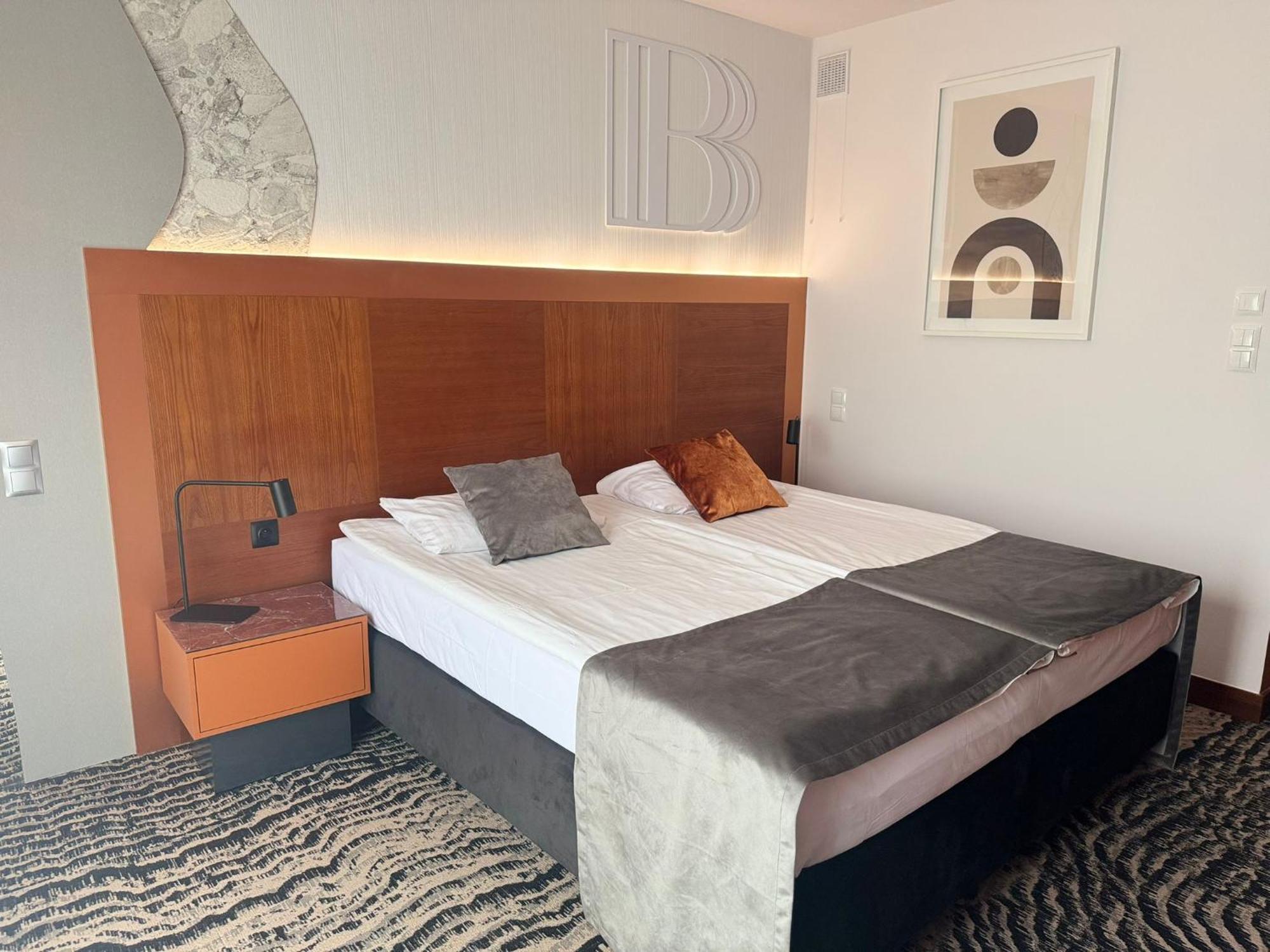 Bazuny Hotel&Spa コシチェジナ エクステリア 写真