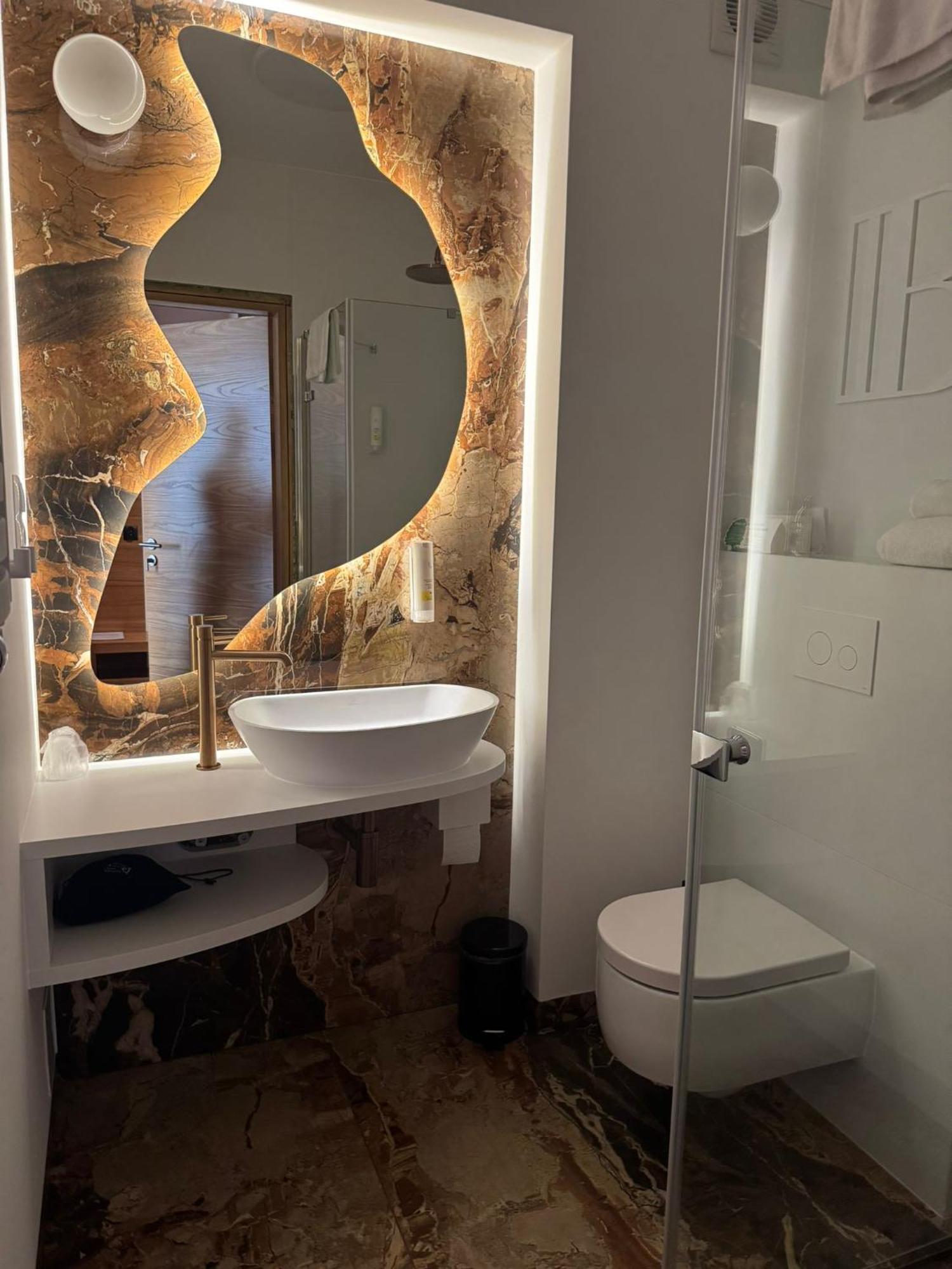 Bazuny Hotel&Spa コシチェジナ エクステリア 写真
