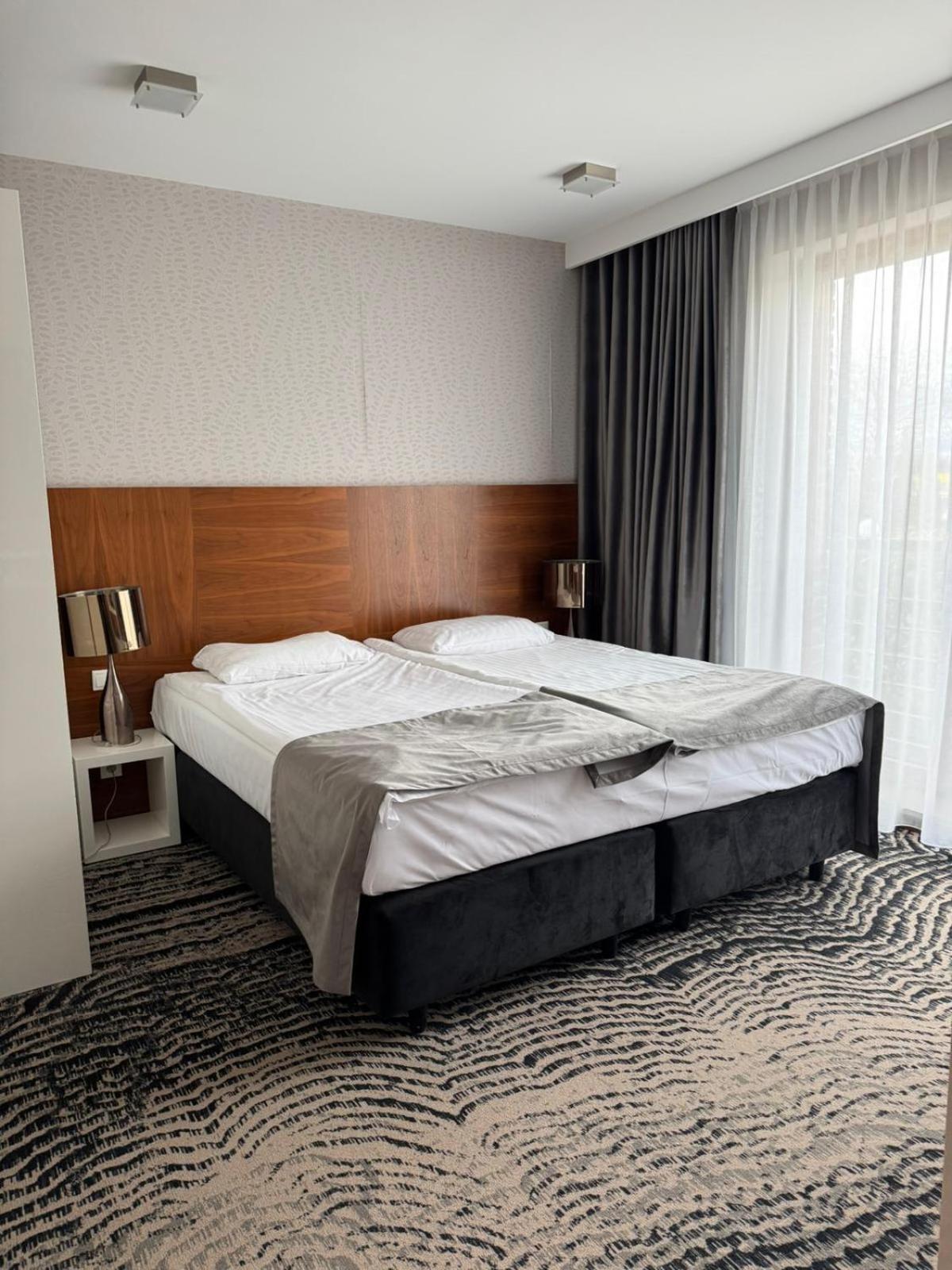 Bazuny Hotel&Spa コシチェジナ エクステリア 写真