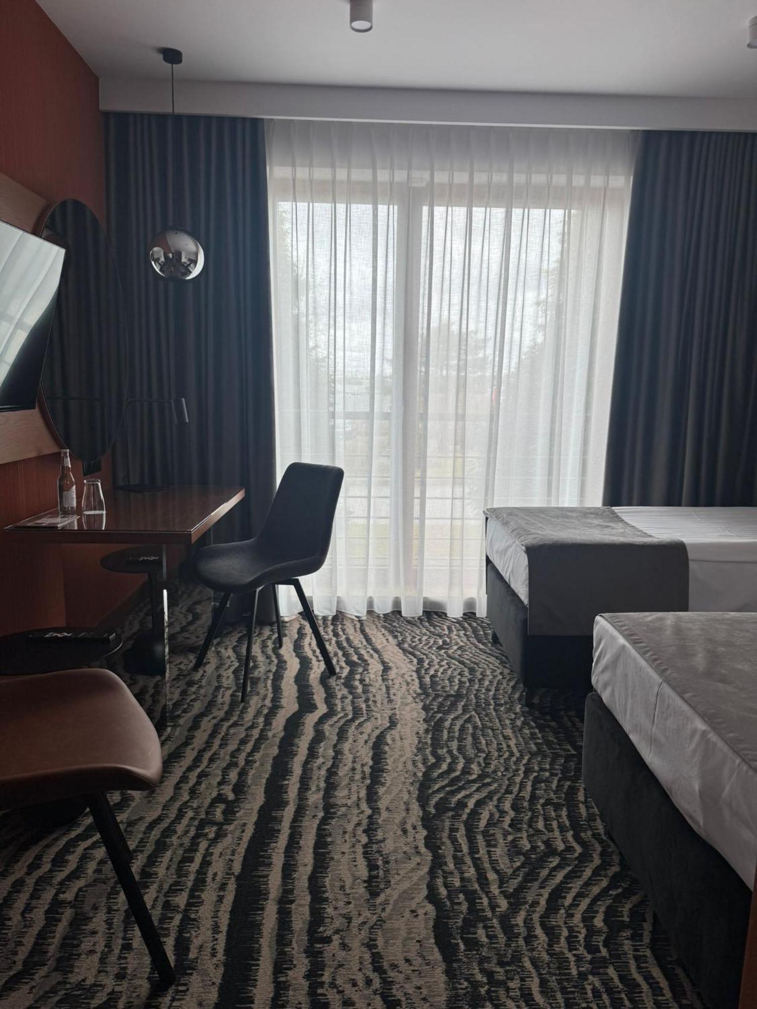 Bazuny Hotel&Spa コシチェジナ エクステリア 写真
