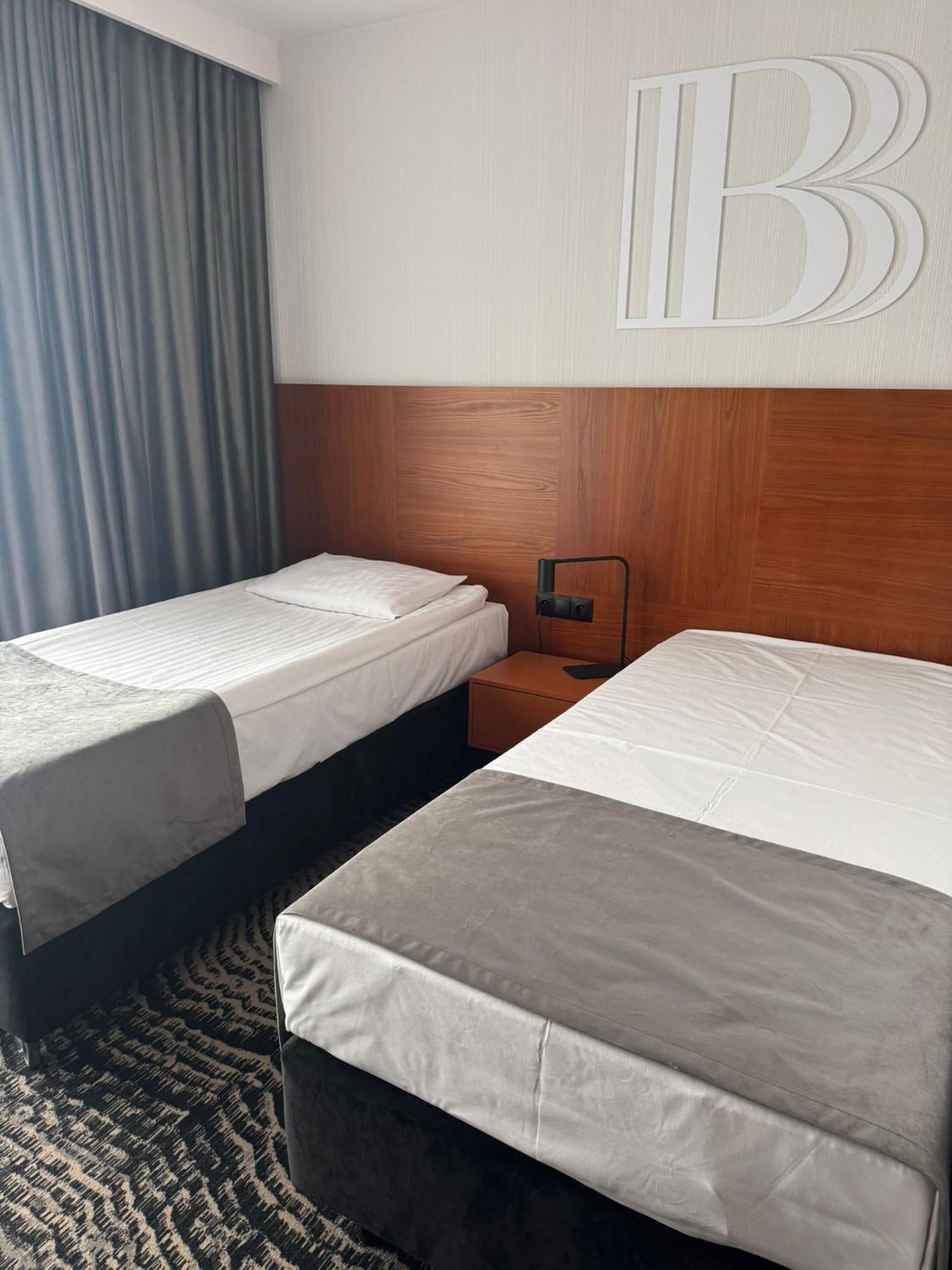 Bazuny Hotel&Spa コシチェジナ エクステリア 写真